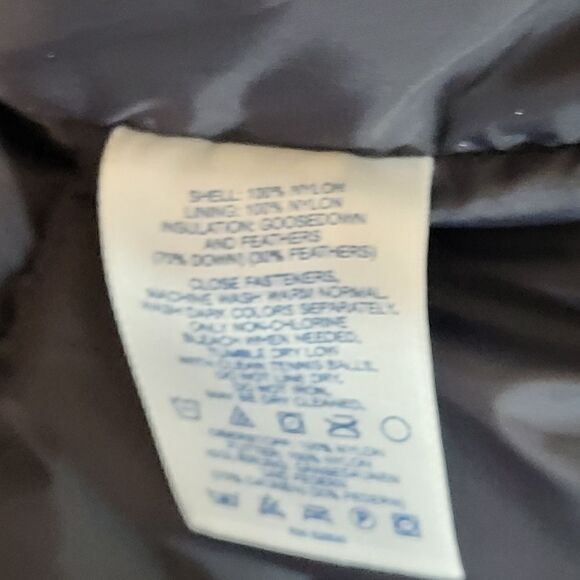 Land's End Men's Lightweight Puffer Vest - Picture 7 of 8